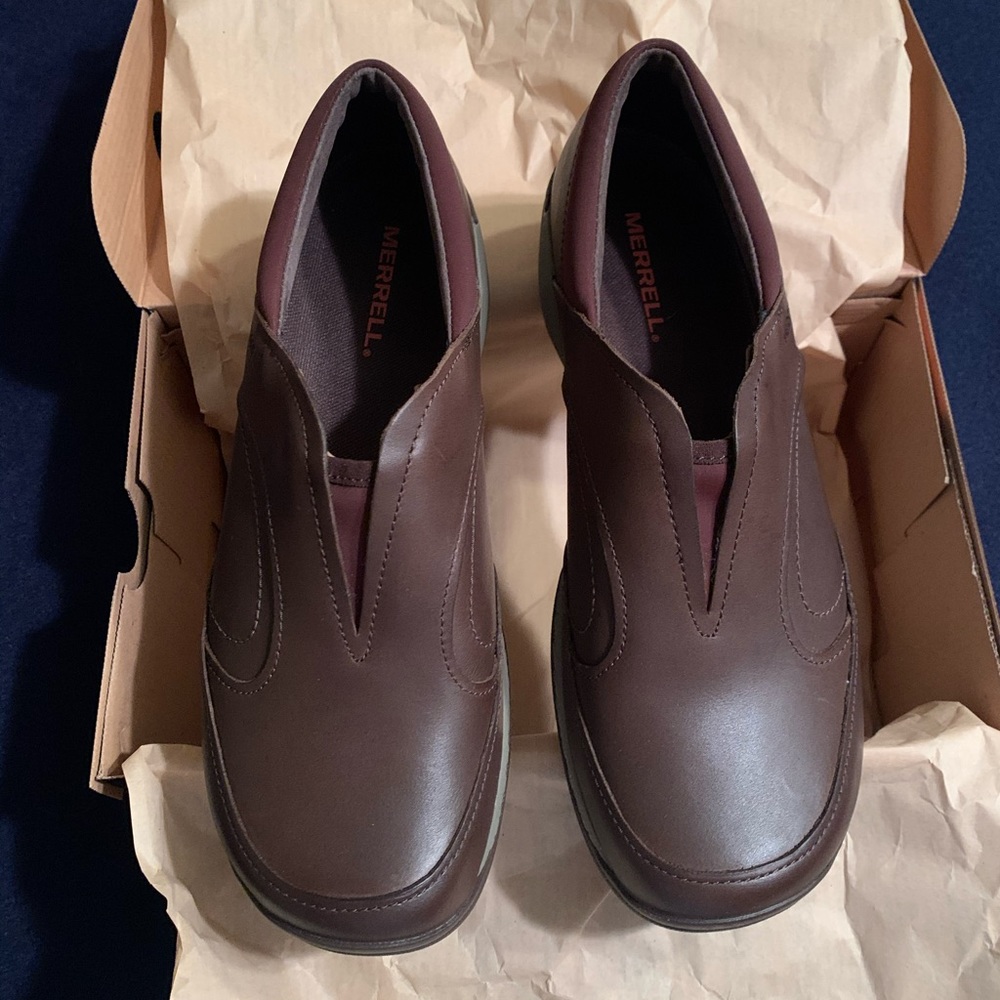 Women’s Size 9 Merrell Slide-on Shoe